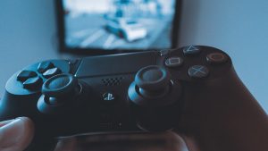 black-sony-ps4-dualshock-4-wireless-controller-687811